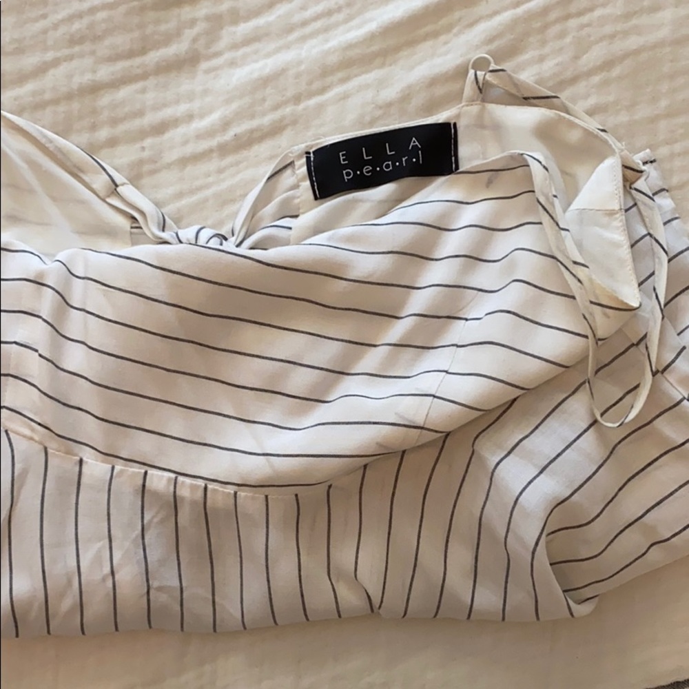 Blouse with back tie